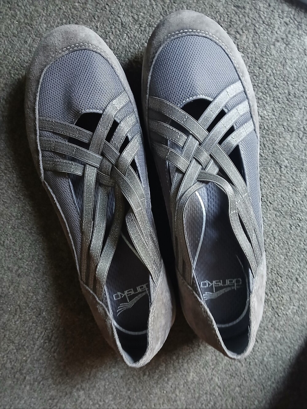 Dansko Women's Gray Woven Slip-On Flats Size 40